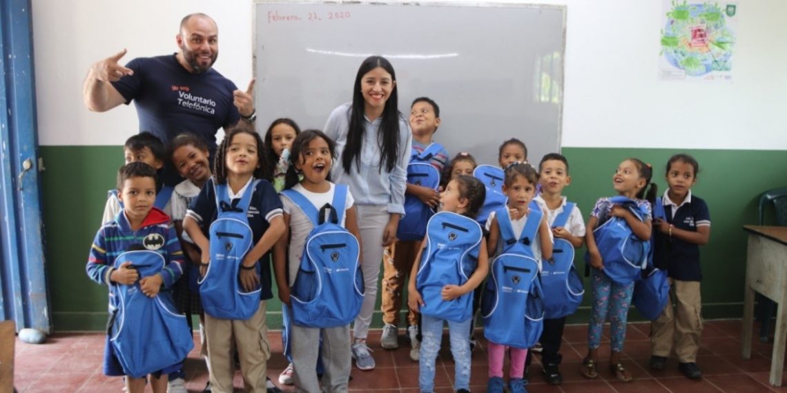 Cooperación internacional para insumos escolares en La Dolores, municipio de Palmira Valle del Cauca.