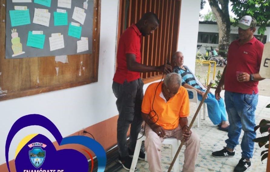 En Tumaco Nariño, Abuelitos reciben incentivos por subsidio de adulto mayor.